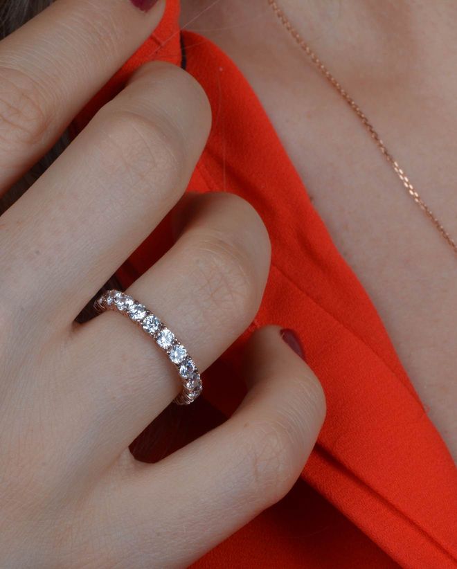 Jedinečný zásnubný prsteň s diamantom